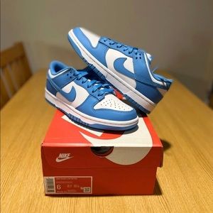 Nike Dunk Low UNC